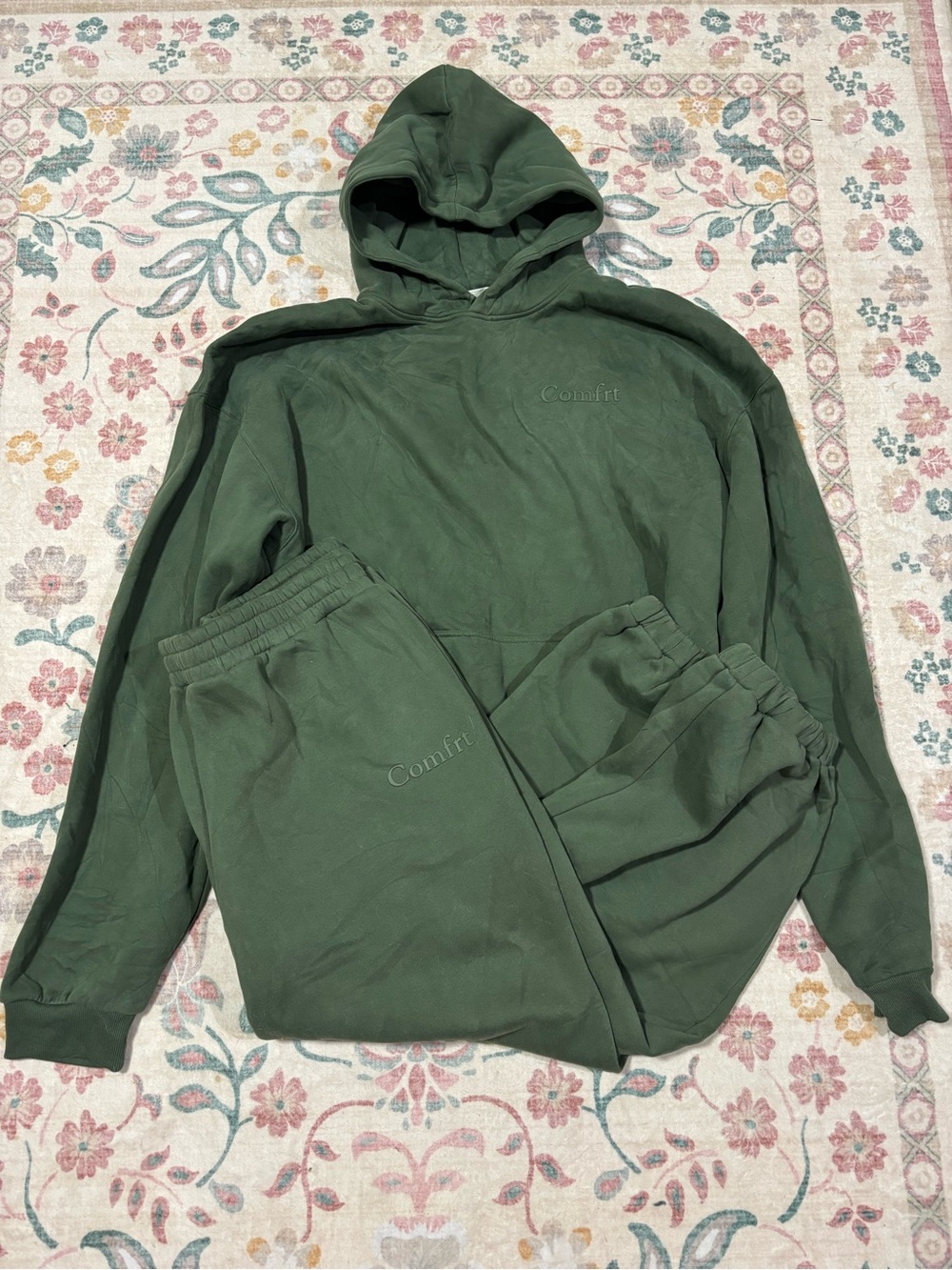 Comfrt Olive Green Pullover Hoodie and sweatpants set